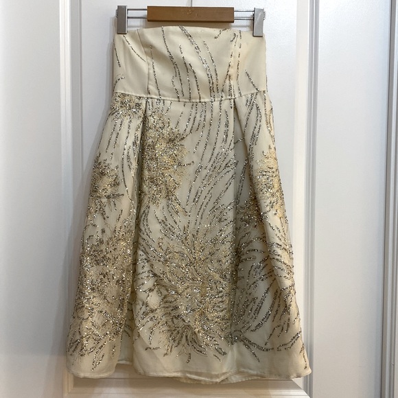 White silver & gold formal dress by Pam Chorely - Picture 2 of 4